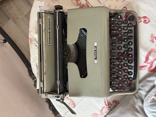 Máquina escribir Olivetti Pluma 22