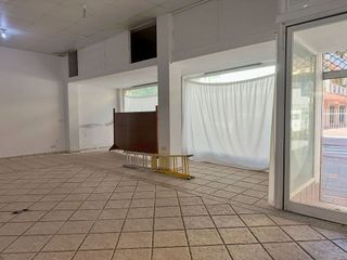 Local comercial en venta en Las Lagunas en Mijas