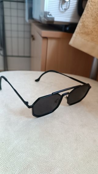 Gafas sol hexagonales negras
