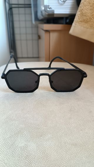 Gafas sol hexagonales negras