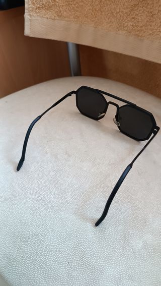Gafas sol hexagonales negras