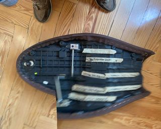 Sillín moto marrón triumph