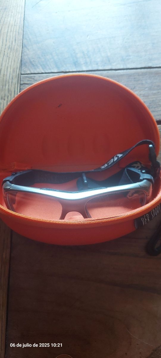 Occhiali sportivi per bambino