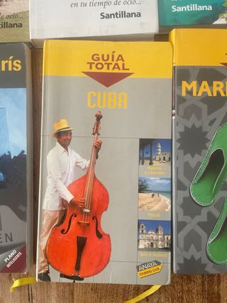 Guias variadas de Lisboa, Oporto, Marruecos, Paris