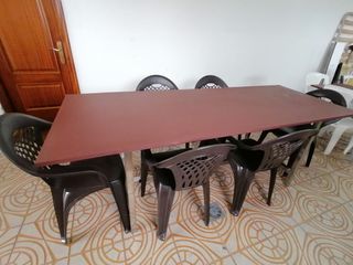 Conjunto de jardín con mesa, 7 sillas y banco.