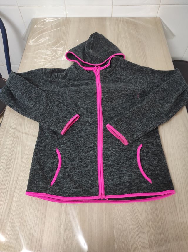 Chaqueta polar C&A gris-rosa