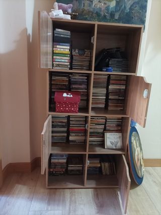 Estanteria de madera - 9 baldas