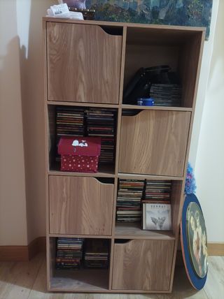 Estanteria de madera - 9 baldas