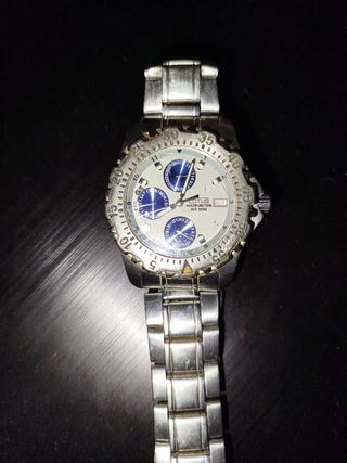 Reloj Lotus .