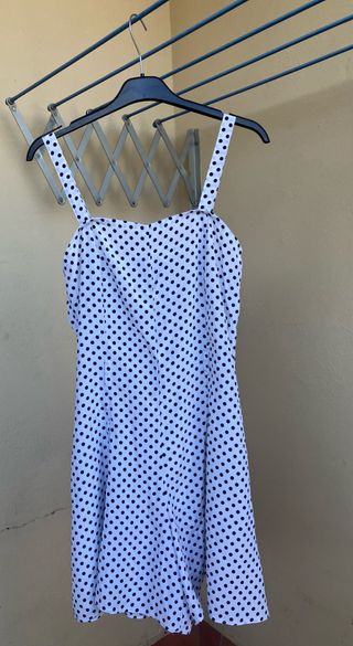 Vestido blanco lunares negros