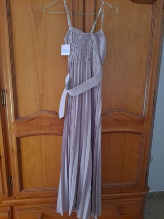 Vestido plisado beige