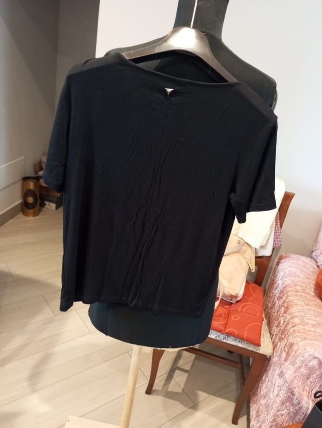 T-shirt Guess nera tg M
