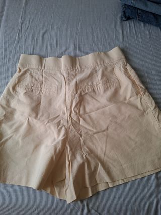 Shorts beige mujer