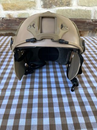 Casco Airsoft táctico, semi nuevo.