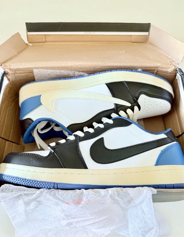 Nike Air Jordan Retro Low x Travis Scott