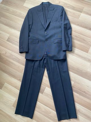 Traje azul oscuro- Elegante