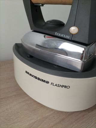 Plancha Taurus Bravissima