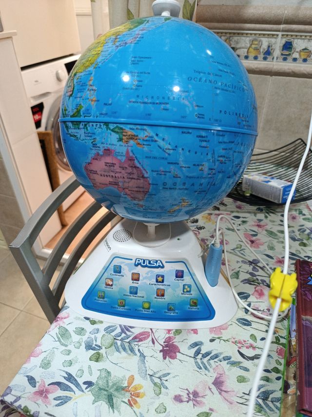 Globo terráqueo educativo PULA