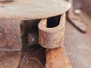 Cerradura antigua hierro