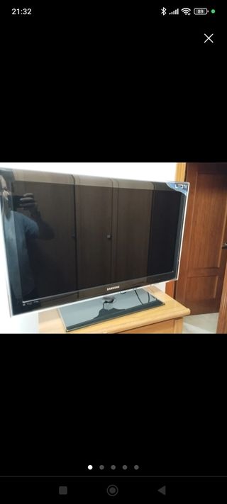 TV Samsung 32" - Negro con pantalla giratoria