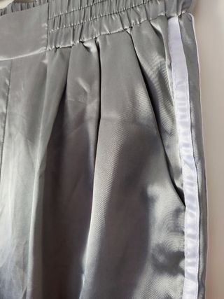 Pantalones satinados verde 