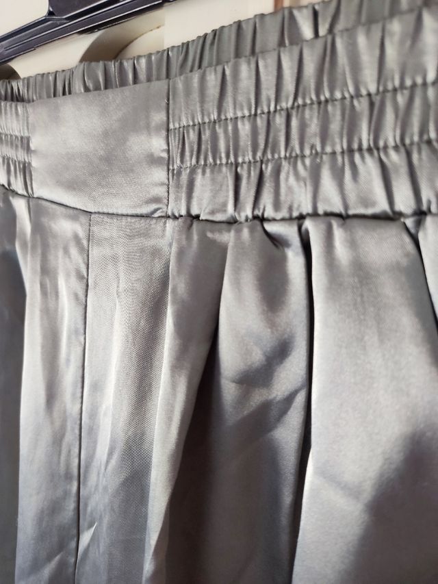 Pantalones satinados verde