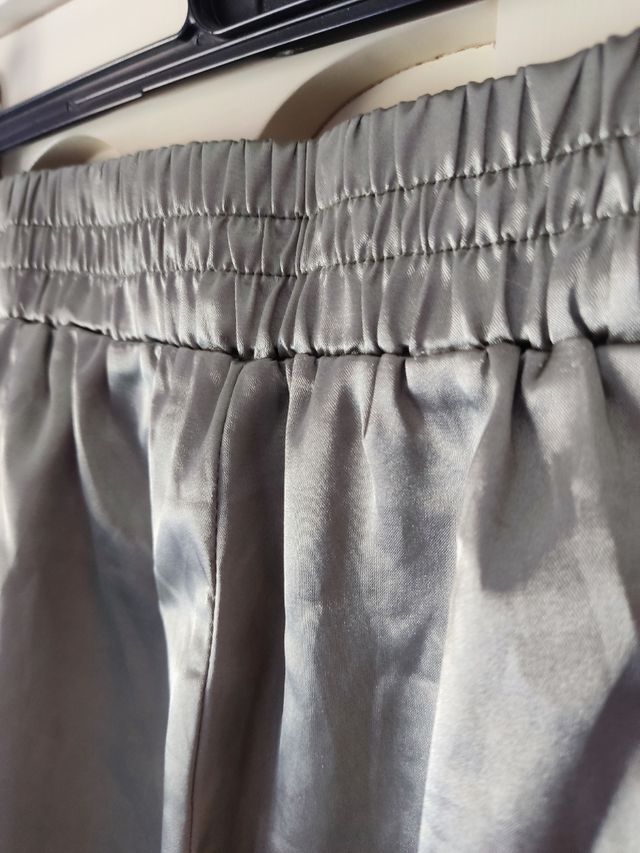 Pantalones satinados verde