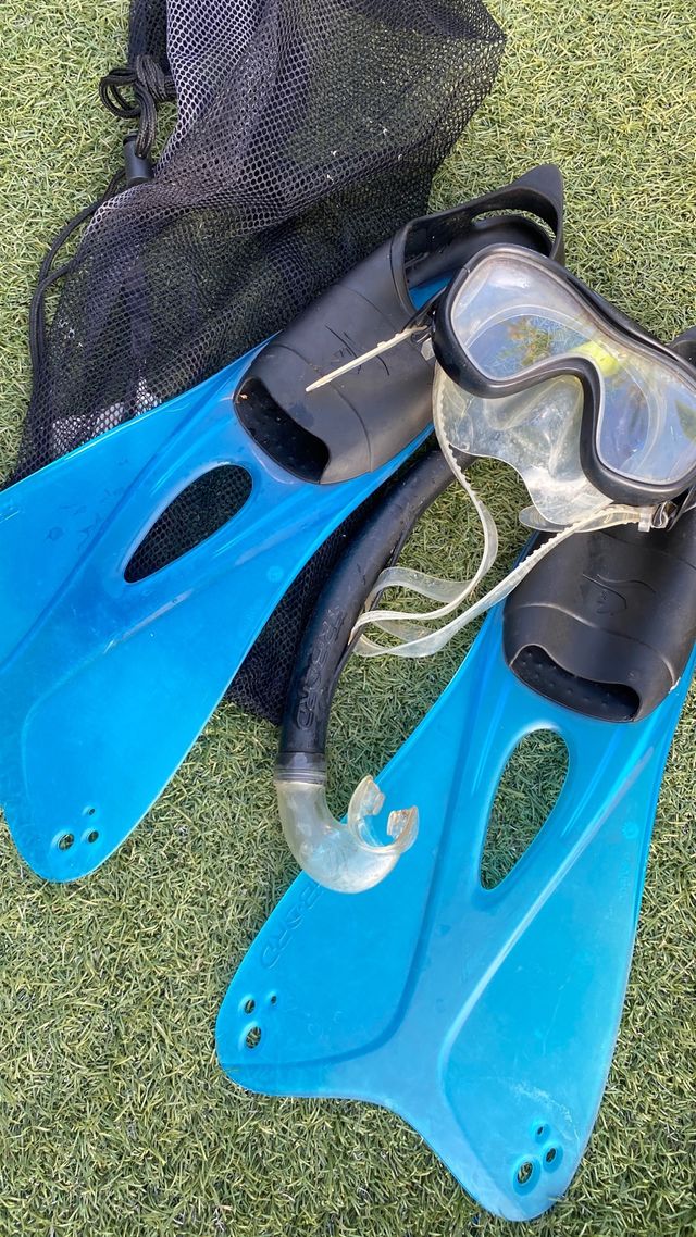 Aletas, máscara y tubo buceo niños