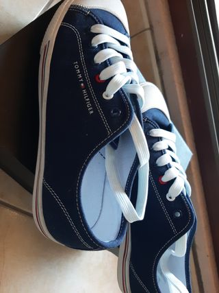 Scarpe Tommy Hilfiger ragazzo EUR 39 – Quasi nuove