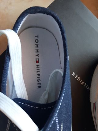 Scarpe Tommy Hilfiger ragazzo EUR 39 – Quasi nuove