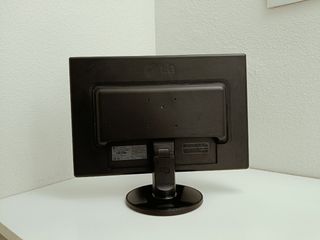 Monitor LG Flatron W2242S.