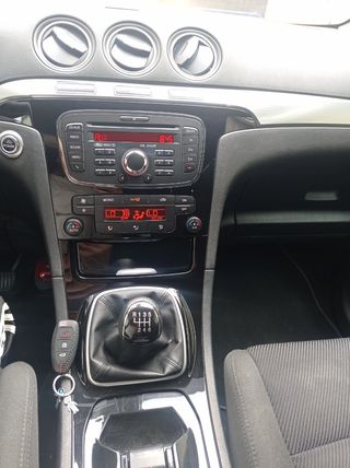 Ford S-MAX 2013