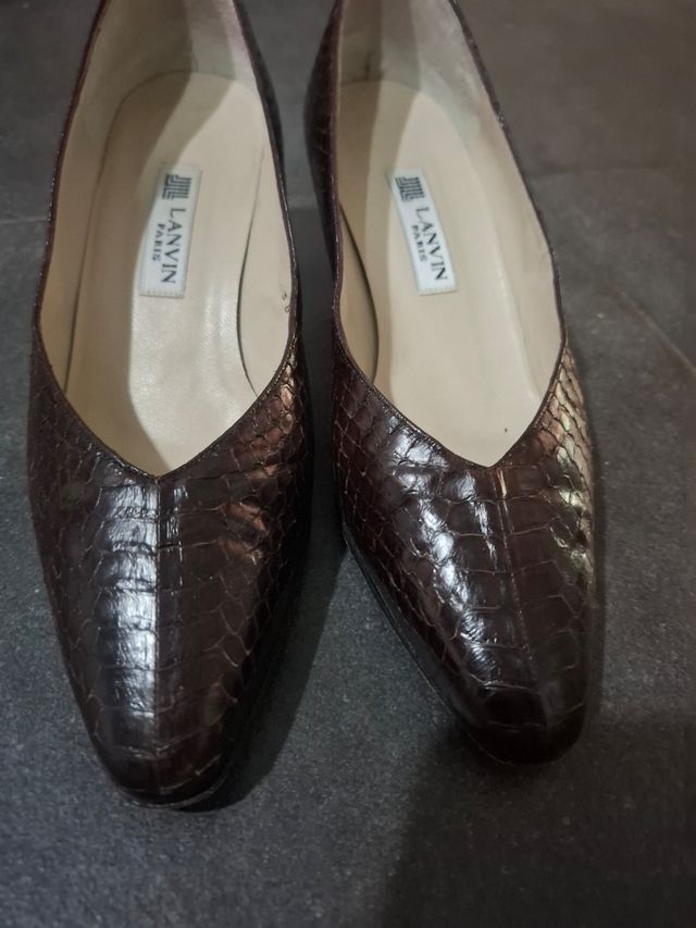 Zapatos franceses, de tacón, marca Lanvin Marrón