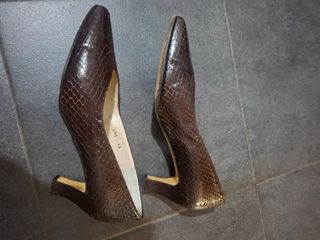 Zapatos franceses, de tacón, marca Lanvin Marrón