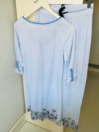 Pijama rayas Oysho azul-blanco