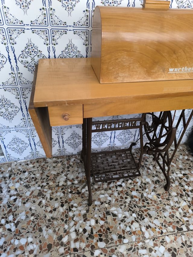 Máquina coser Wertheim antigua