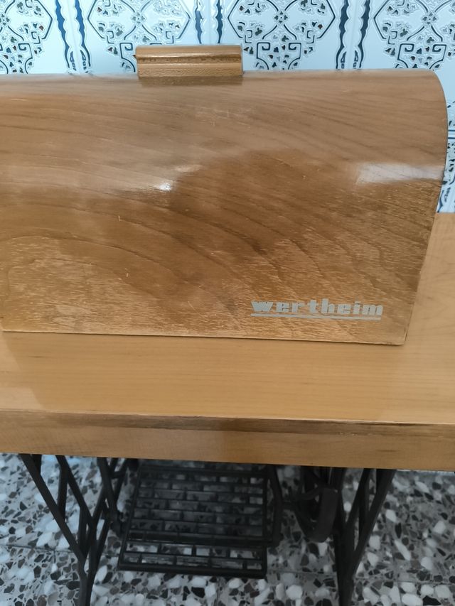 Máquina coser Wertheim antigua