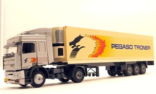 TEKNO PEGASO TRONER TX360 '89+REMOLQUE FRIGO 1:50