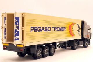TEKNO PEGASO TRONER TX360 '89+REMOLQUE FRIGO 1:50