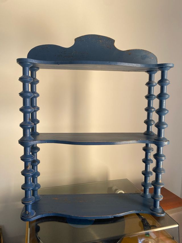 Estantería vintage azul de madera