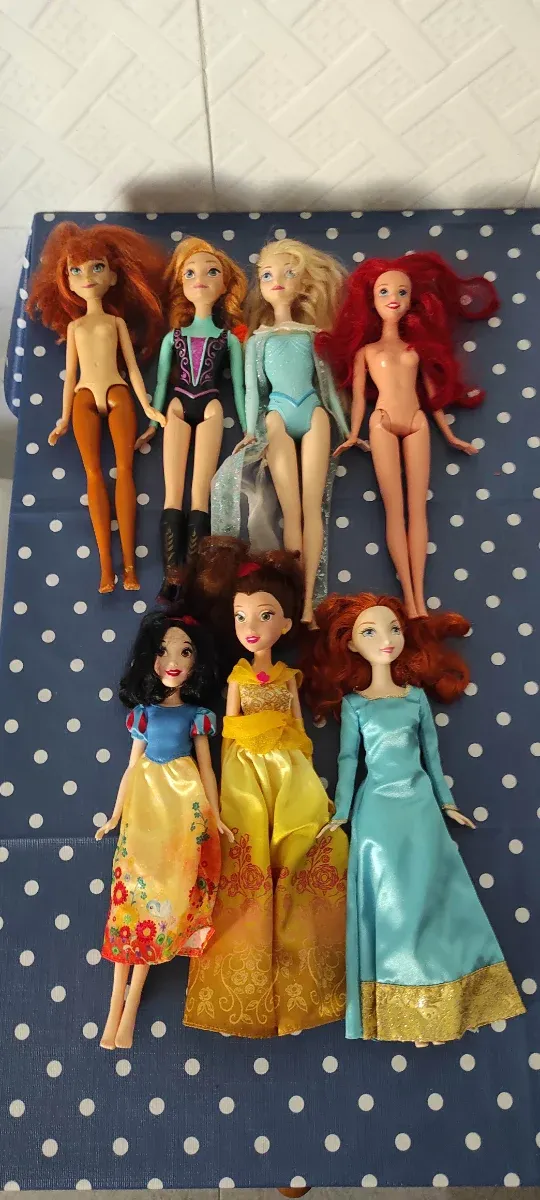 Lote 7 Muñecas de Princesas Disney