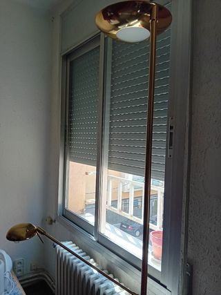 Lámpara pie dorada - metal