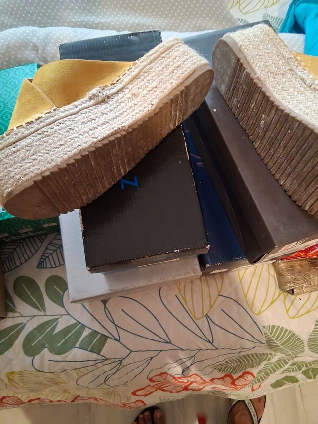 Zuecos Bullboxer amarillos