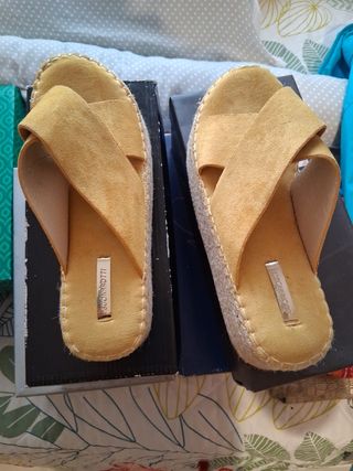 Zuecos Bullboxer amarillos