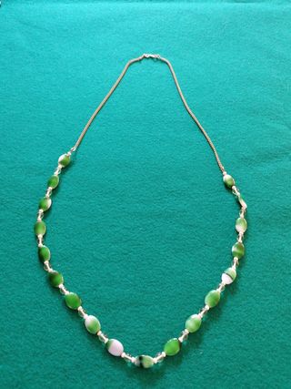 Collar verde con cristales