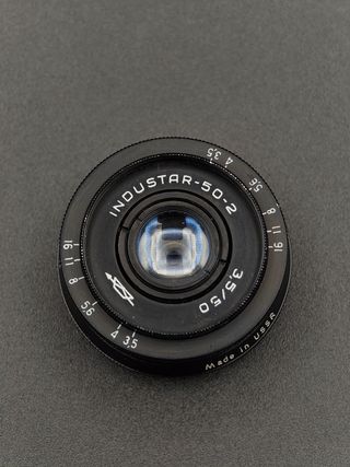 Objetivo soviético Industar 50mm pancake Sony