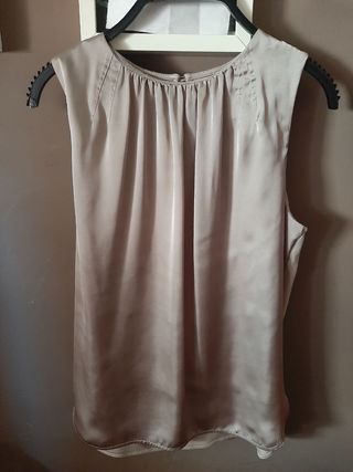 2 Blusas: beige y roja