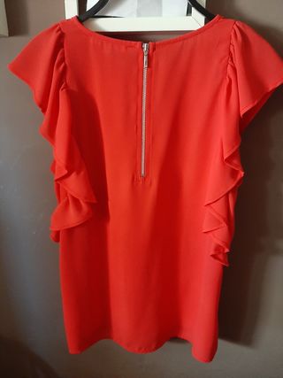 2 Blusas: beige y roja