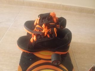 Heelys talla 32: Patines con ruedas nuevos 