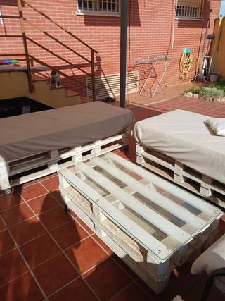 2 camas balinesas + mesa jardín